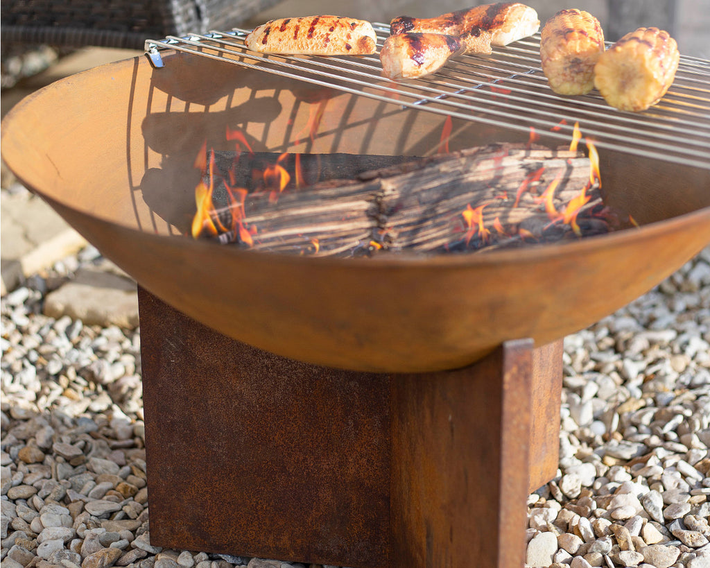 Mirlande Rustic Fire Pit with Half Grill