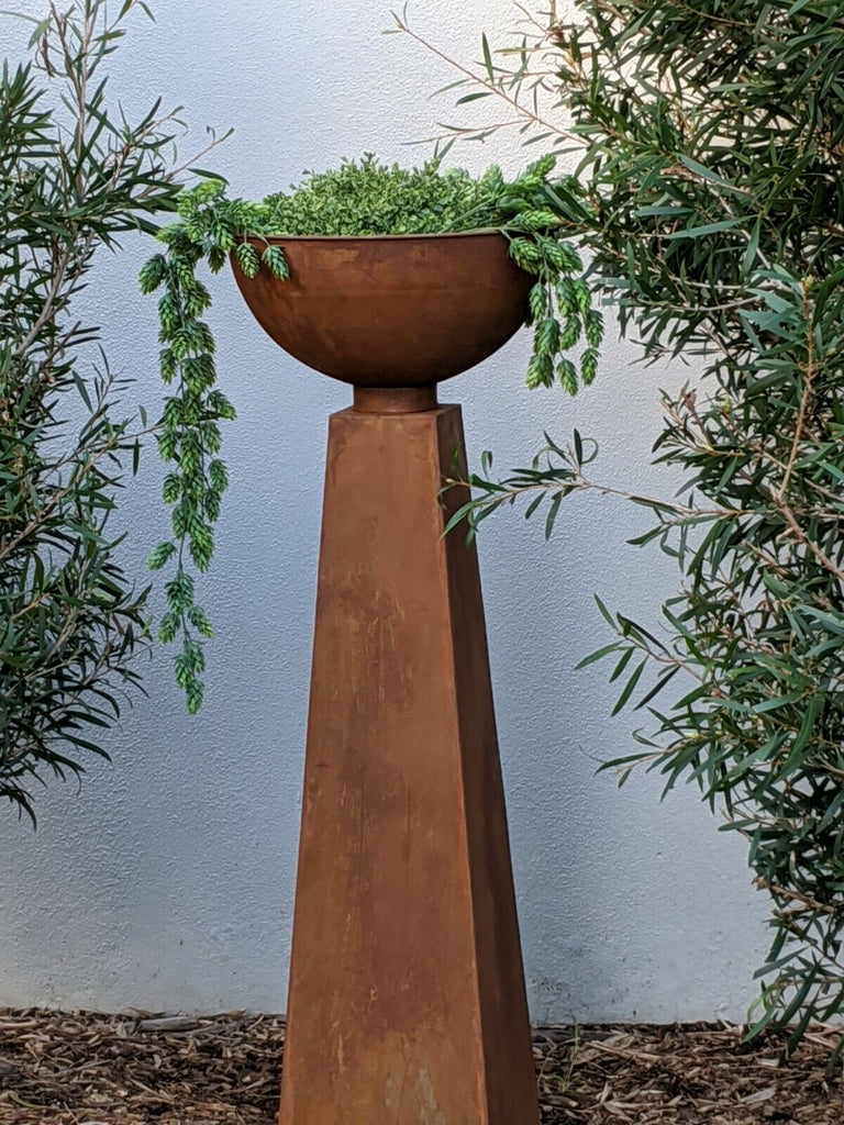 Capucine Antique Rust 121cm Planter Stand