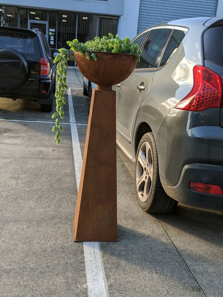Capucine Antique Rust 121cm Planter Stand