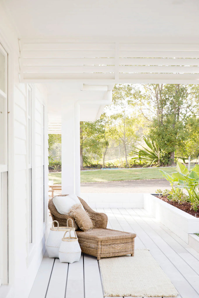Joyo Classic Woven Cane Lounger