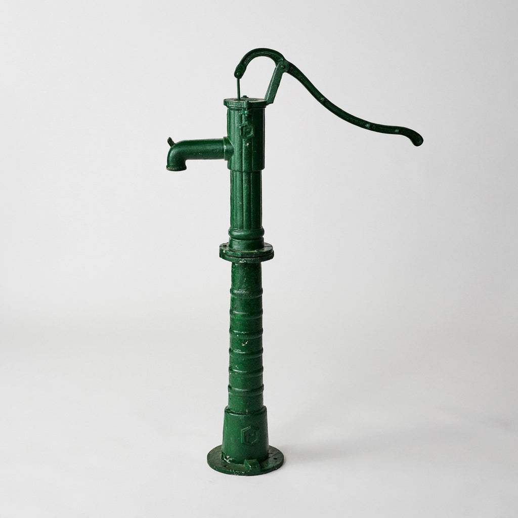 Wella Cast Iron Garden Water Pump. 2 Colours