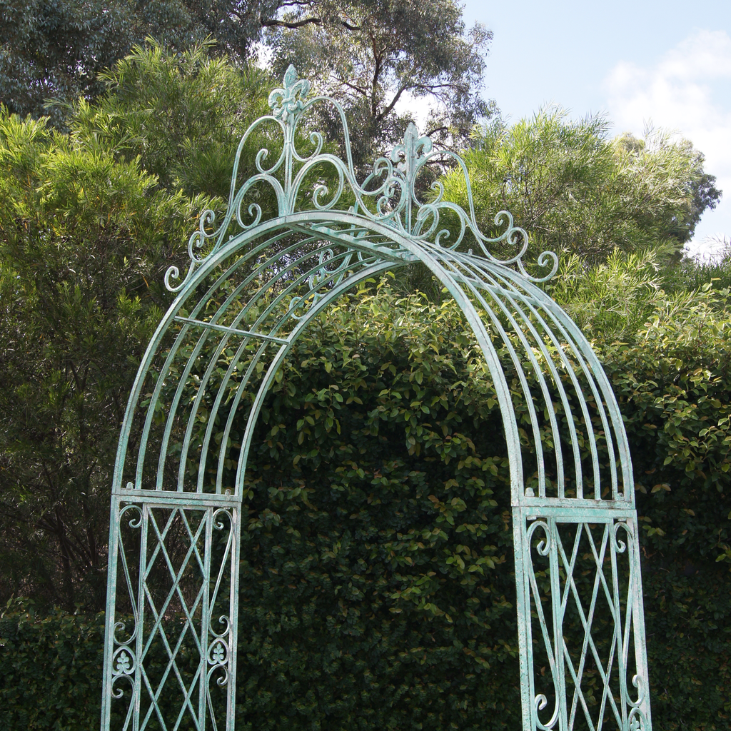 Symphonia Resplendnet Garden Arch