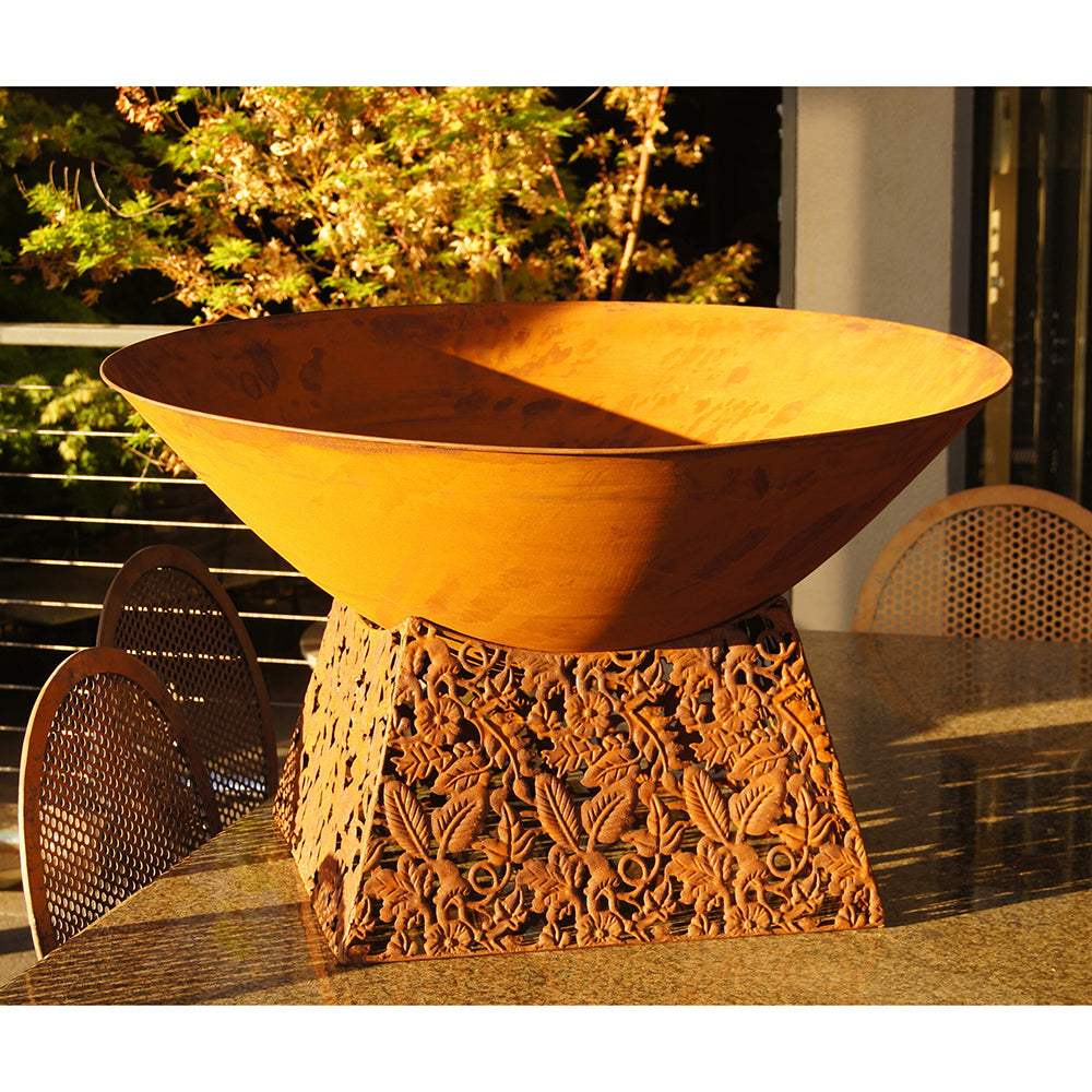 Vitella Rust Colour Fire Pit w/Laser Cut Base - 80cm