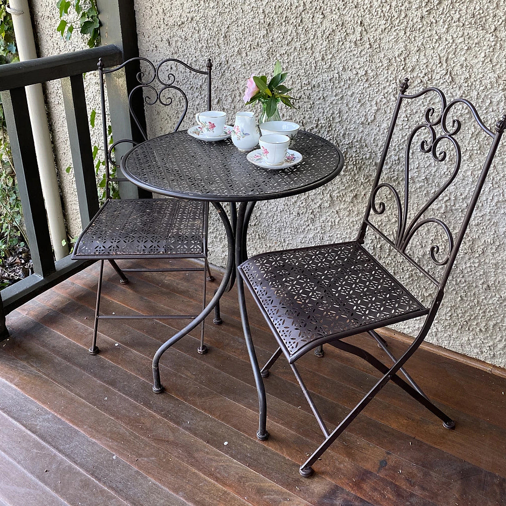 Ginevra Patio Setting 3 Piece in Antique Vintage Brown Metal